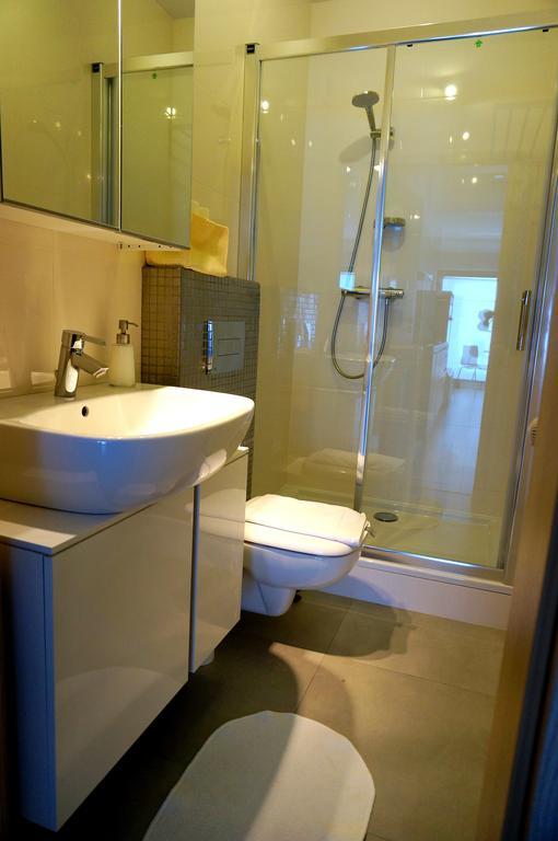 Villa Modlin Airport Nowy Dwór Mazowiecki Rom bilde