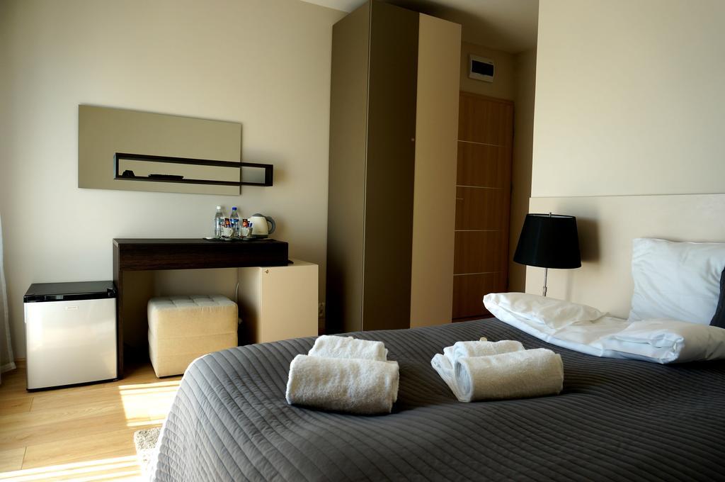 Villa Modlin Airport Nowy Dwór Mazowiecki Rom bilde