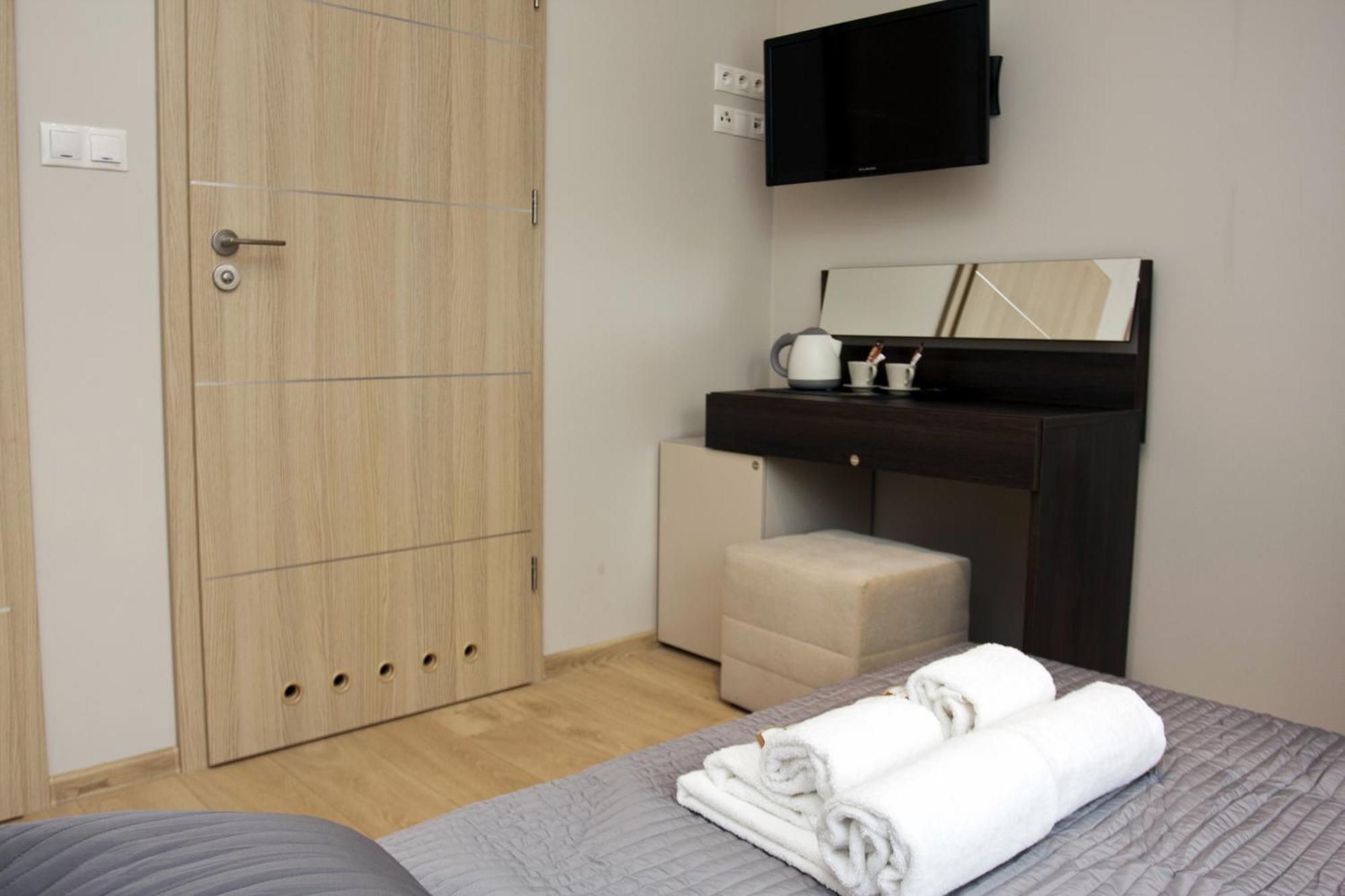 Villa Modlin Airport Nowy Dwór Mazowiecki Rom bilde