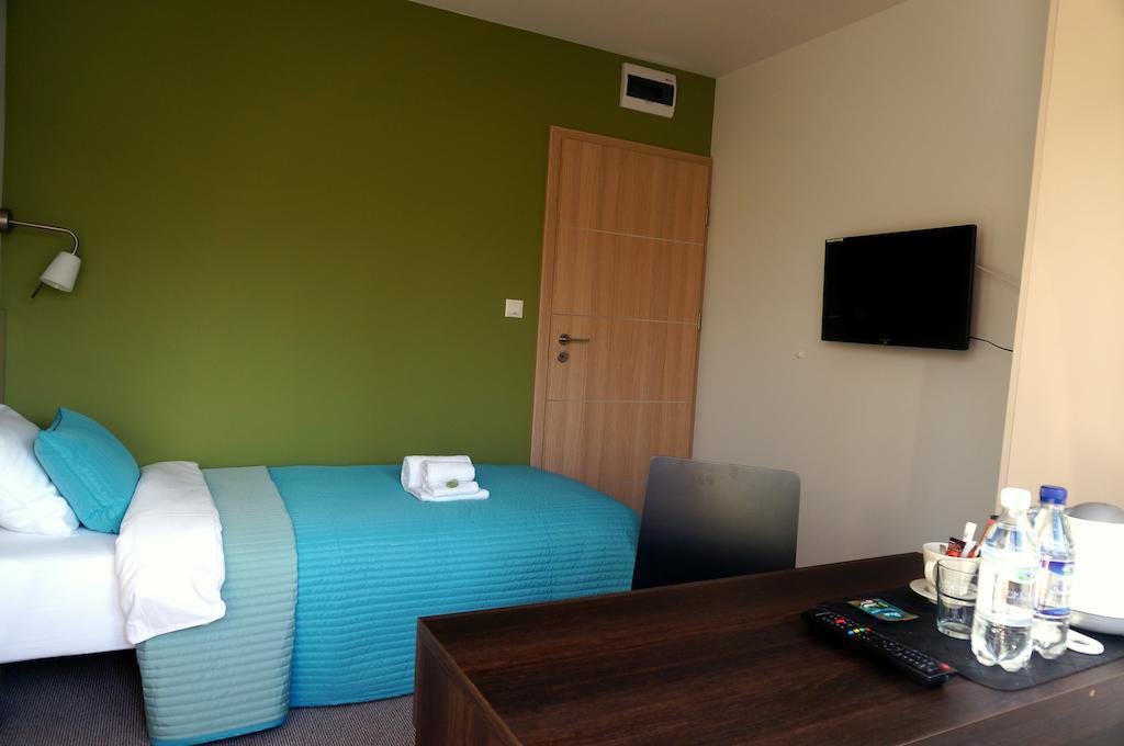 Villa Modlin Airport Nowy Dwór Mazowiecki Rom bilde